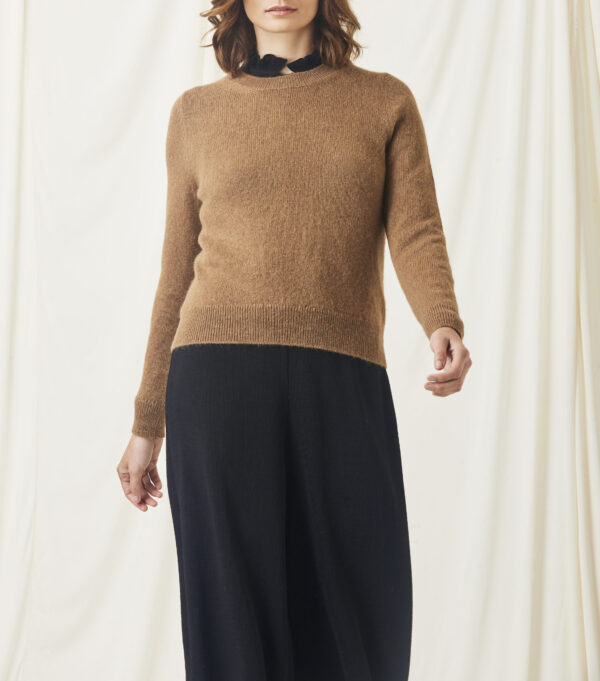 Woolen Woman Pullover